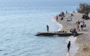 Grad Zadar neće dodatno uvoditi red na plažama