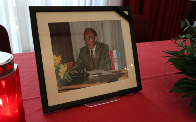 Održana komemoracija posvećena prof. Božidaru Šimuniću: ‘Bio je izniman čovjek’