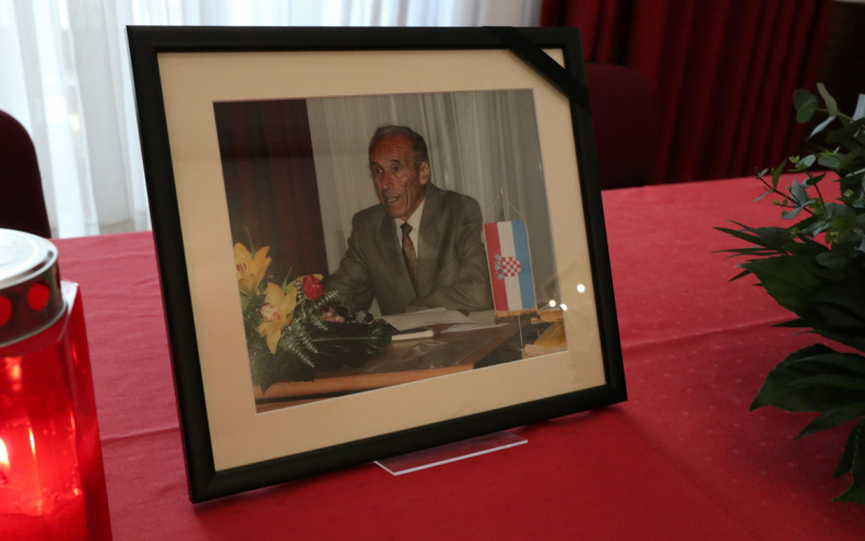 Održana komemoracija posvećena prof. Božidaru Šimuniću: 'Bio je izniman čovjek'