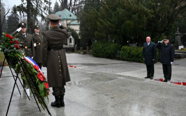 Mareković u ime Ureda predsjednika položio vijenac na Tuđmanov grob