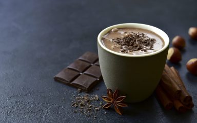 Recept za najbržu slasticu ikad: topla i slatka kava s pralinama