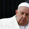 Papa osudio napad u Moskvi kao “podli” čin, na misi na Cvjetnicu izostavio homiliju