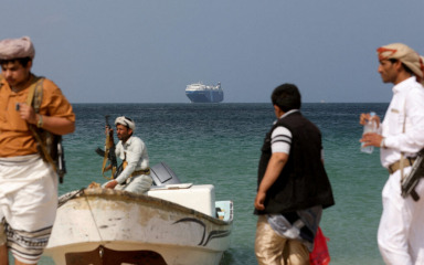 Sve više brodara zbog napada jemenskih pobunjenika počelo izbjegavati Crveno more