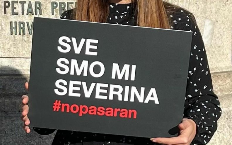Pjevačica transparentom poručila: 'Dosta je udruženog kriminala'