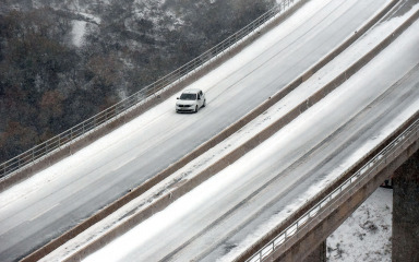 Susnježica i snijeg otežavaju vožnju. Spremate li se na put, dobro se pripremite
