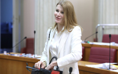 Sabina Glasovac o odbijenim amandmanima: ‘Vlada je odlučila udariti na građane gdje su najosjetljiviji’