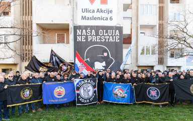 Održan prosvjed ispred murala vojnika u Ulici Ante Starčevića: ‘Do kraja ćemo se boriti da tu i ostane…’