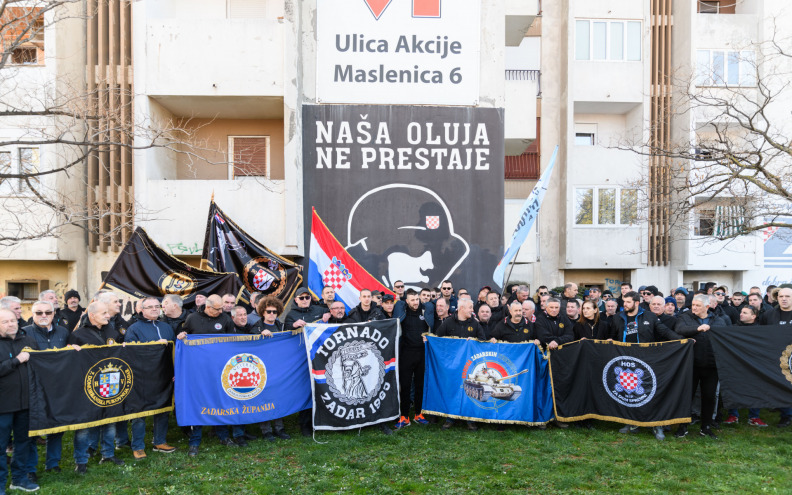 Održan prosvjed ispred murala vojnika u Ulici Ante Starčevića: 'Do kraja ćemo se boriti da tu i ostane...'