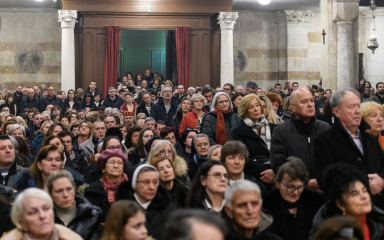 [FOTO] Mnoštvo vjernika u zadarskoj katedrali proslavilo svetu Stošiju