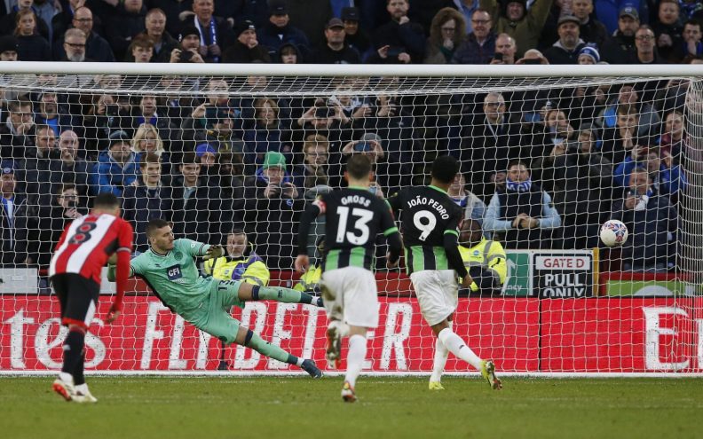 Grbić primio pet golova u debiju za Sheffield United, Pedro junak Brightona