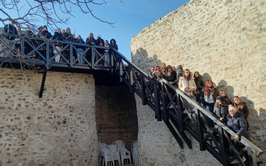 Učenici srednje EBTŠ Zadar posjetili Ravne kotare i Benkovački sajam