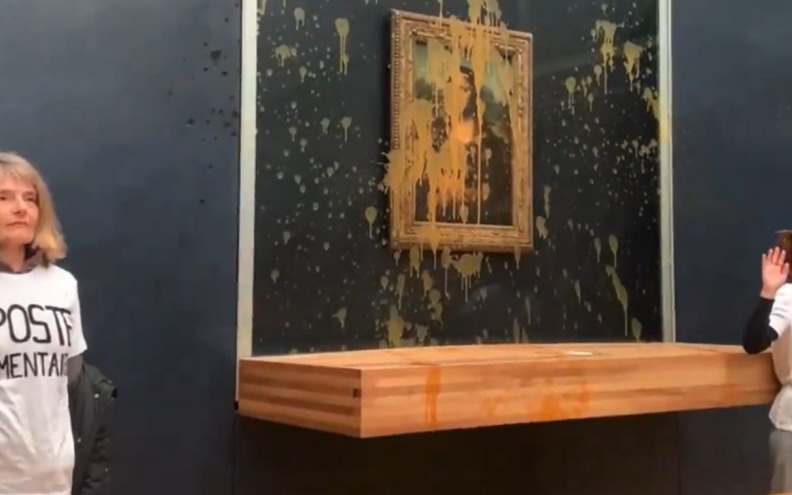 VIDEO Prosvjednice bacile juhu na Da Vincijevu sliku