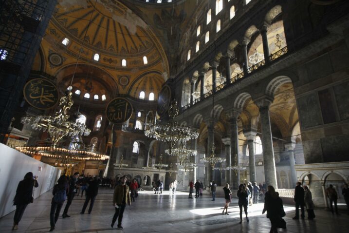 Turistima će se naplaćivati ulaz u džamiju Aju Sofiju