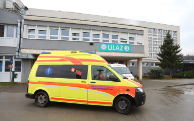 Ravnateljica karlovačke bolnice: “Dečko je saznao da je ostao bez roditelja. U stanju je šoka”