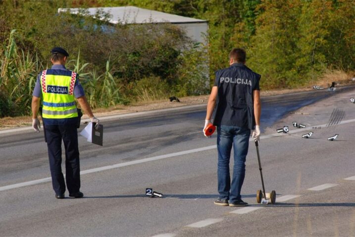 DOVRŠEN OČEVID Motociklist u Bibinjama pretjecao auto koji je skretao ulijevo. Poginuo je na mjestu