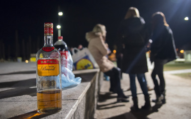 ISPOVIJEST ALKOHOLIČARKE IZ ZADRA: ‘Djeca su počela primjećivati da sam pijana, a ja nisam mogla priznati…’