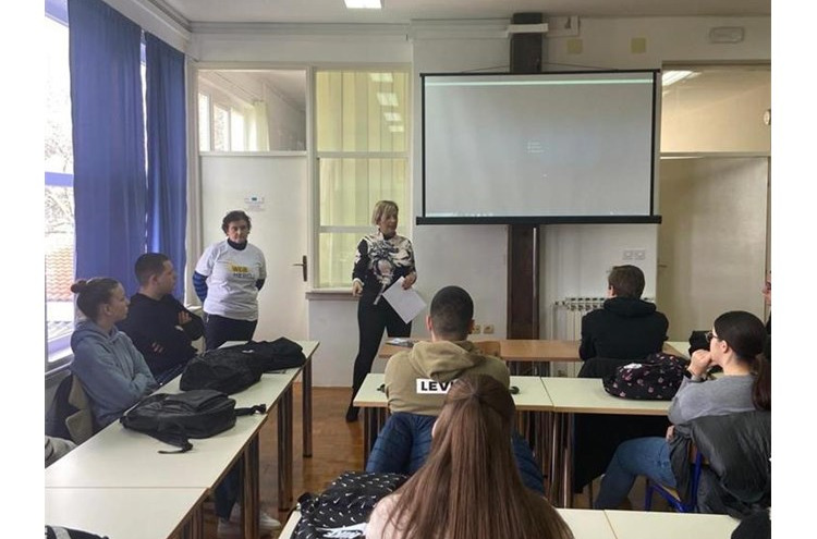 U Srednjoj školi u Benkovcu provedena kampanja “Web heroji” i druge