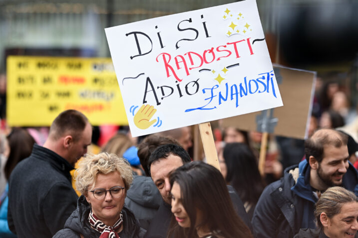 “Di si radosti, adio znanosti”: U Zagrebu prosvjed zaposlenika u obrazovanju i znanosti