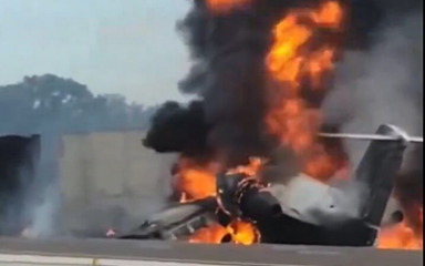 Privatni avion pao na automobile na prometnoj autocesti na Floridi