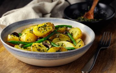 Savršen recept za ponedjeljak: lagana salata od krumpira i mahuna na francuski način