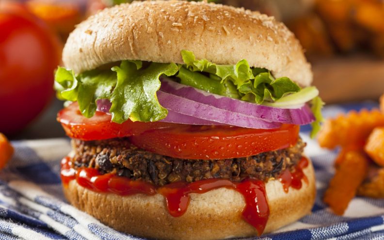 Pljeskavice na bazi kvinoje zdrava su i ukusna varijanta vege burgera
