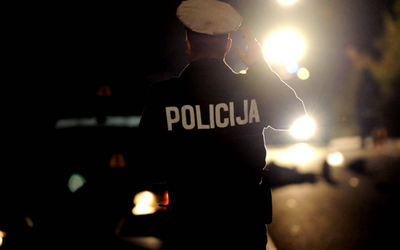 Zadarska policija 30-godišnjaku pretresla auto pa pronašla kokain i amfetamin