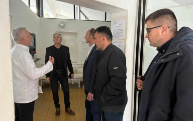 Župan Petry sa suradnicima posjetio općinu Donji Lapac
