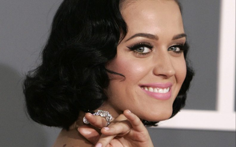 Katy Perry gole stražnjice prošetala crvenim tepihom
