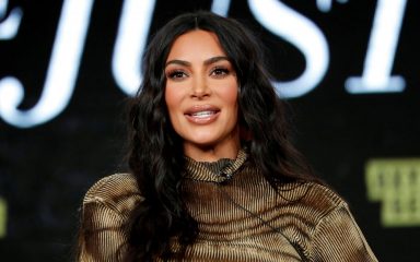 Kim Kardashian našla se pod metom kritika zbog učestalog privatnog letenja