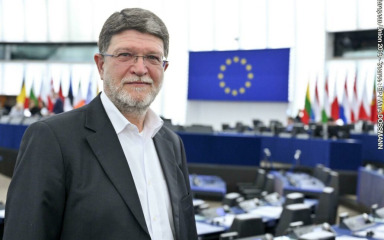 Picula nezadovoljan mjestom na listi: “SDP nosi veliki rizik obvezujući se na političku ambiciju Zorana Milanovića”