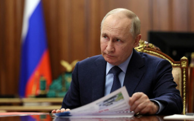 Kremlj tvrdi da je Putin ožalošćen iako nije odao počast žrtvama napada