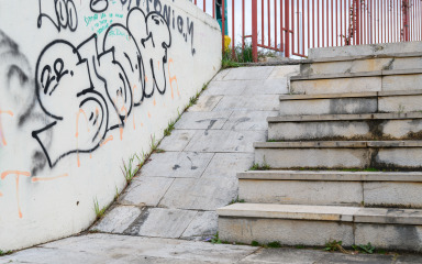 [FOTO] Strmi pothodnik na Smiljevcu ’nemoguća misija’ za bicikliste i mame s kolicima