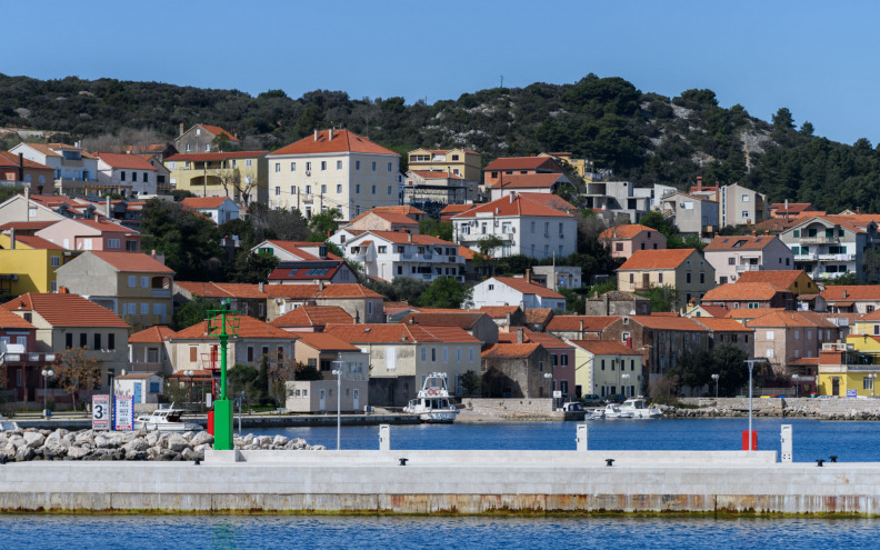 Provozao se tuđim automobilom na Dugom otoku! Evo gdje je vozilo pronađeno