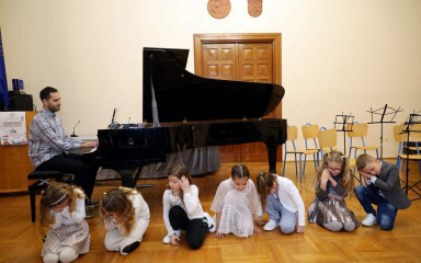 Osnovna glazbena škola sv. Benedikta otvorila humanitarnu akciju za Ukrajinu