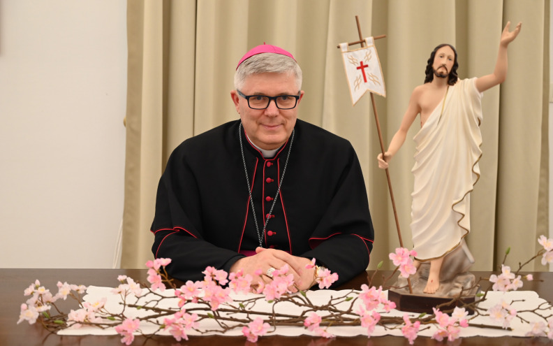 Uskrsna poruka nadbiskupa Milana Zgrablića: 'Isusovo uskrsnuće je Božje stvaranje novoga života'