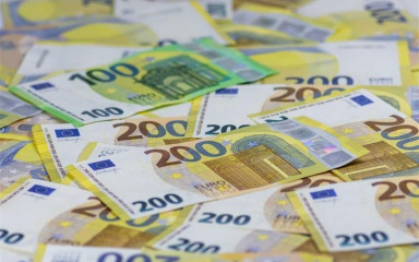Nabavio veću količinu krivotvorenih novčanica u apoenu od 200 eura s ciljem da iste stavi u optjecaj kao prave