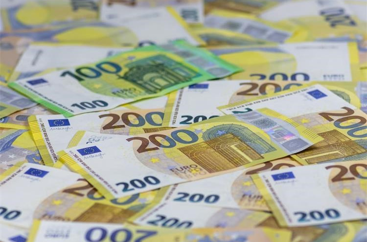 Nabavio veću količinu krivotvorenih novčanica u apoenu od 200 eura s ciljem da iste stavi u optjecaj kao prave