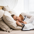 Patite li od apneje za vrijeme spavanja? Evo što je može spriječiti