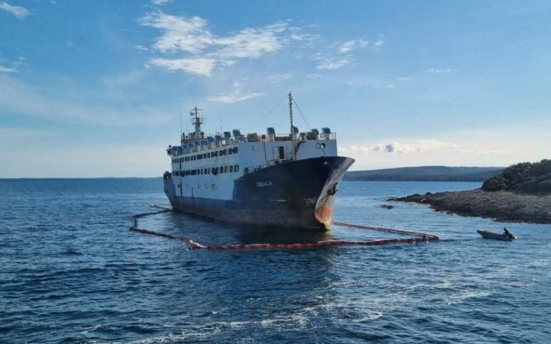 Donesen plan odsukavanja broda u Raškom zaljevu, zabranjeno približavanje