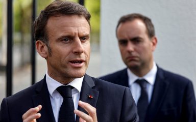 Emmanuel Macron priznao da postoje pričuvni planovi otvaranja OI u slučaju terorističke prijetnje