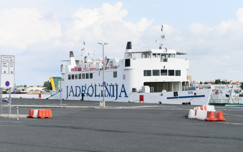 Muškarac skočio s trajekta Zadar-Preko i na licu mjesta preminuo