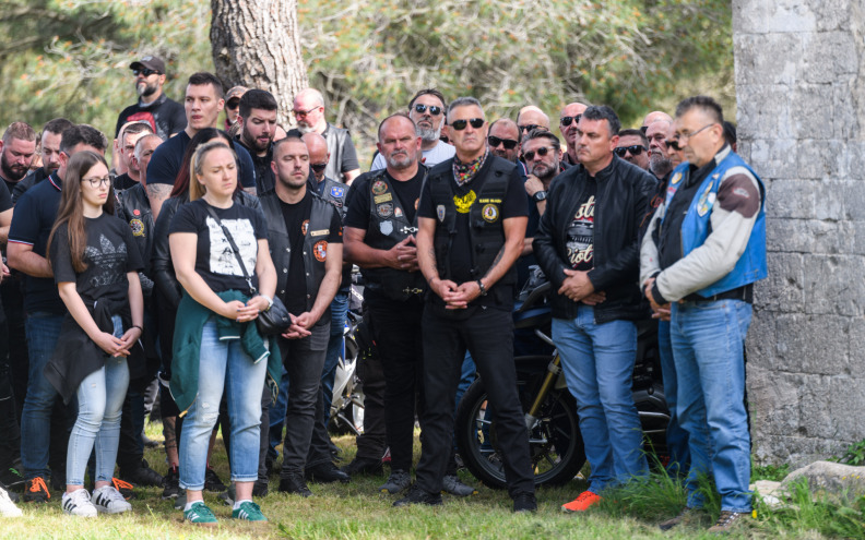 Blagoslov motora na Rogovu okupio motocikliste iz cijele Dalmacije: 'Neka Vas čuva na putu...'