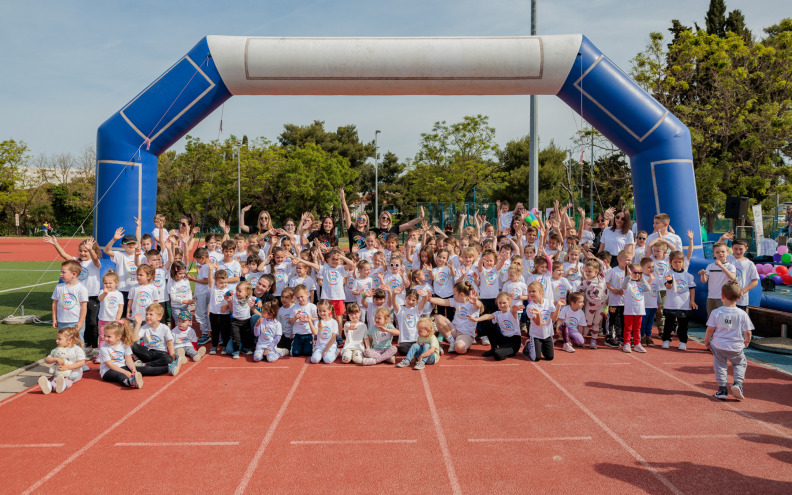 150 malih trkača u velikoj dječjoj utrci na Višnjiku