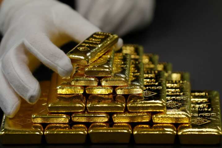 Cijena zlata i dalje ruši rekorde. Indikativno je tko ga trenutno najviše kupuje