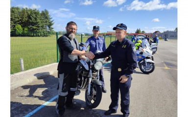 Policijska uprava ličko-senjska priredila mini-tečaj za vozače motocikala