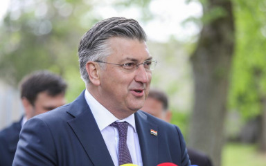 Plenković čestitao Dan državnosti: “Prošli smo težak i zahtjevan put, sada možemo postići sve ciljeve”