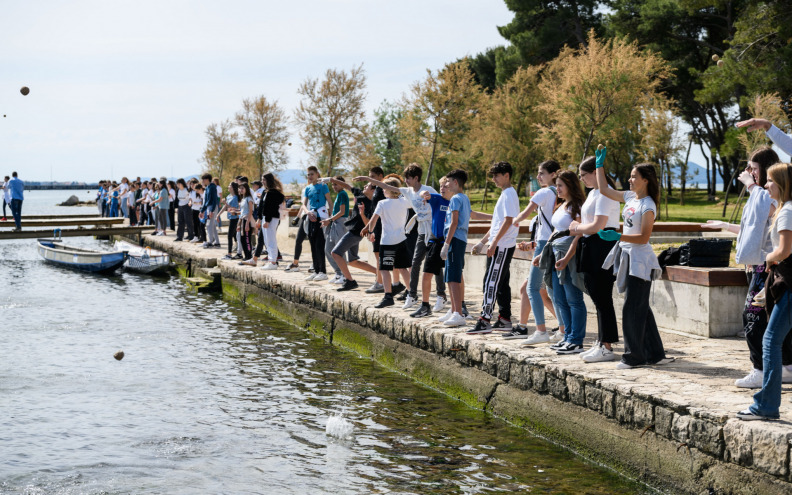 Velika eko akcija učenika: More dobilo dar -  tisuću bio kugla