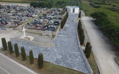 Nakon 20 godina Škrabrnjani dočekali uređenje groblja i opremanje mrtvačnice!
