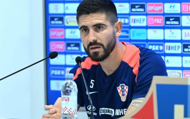 Martin Erlić stigao je među Vatrene nakon turbulentne sezone: “Još se ne zamaram s budućnosti”