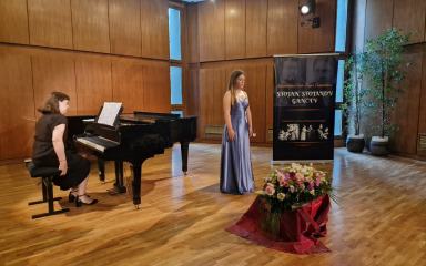 Uspjeh mlade pjevačice: Rita Markić na međunarodnom natjecanju u Zagrebu osvojila treću nagradu